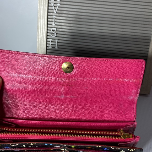 Louis Vuitton long wallet pink inside with light damage - Picture 2 of 4